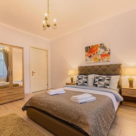 Chic&View Brasov Apartment Экстерьер фото