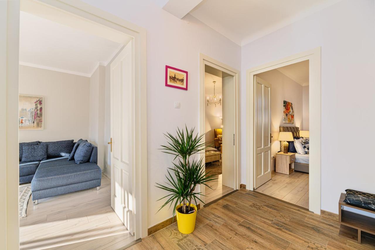 Chic&View Brasov Apartment Экстерьер фото
